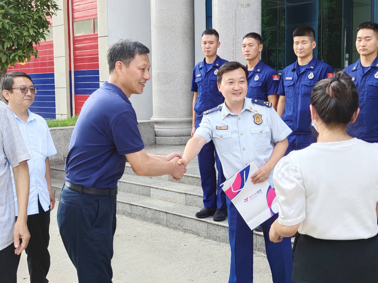 消防支队 (2).jpg 消防支队 (2).jpg